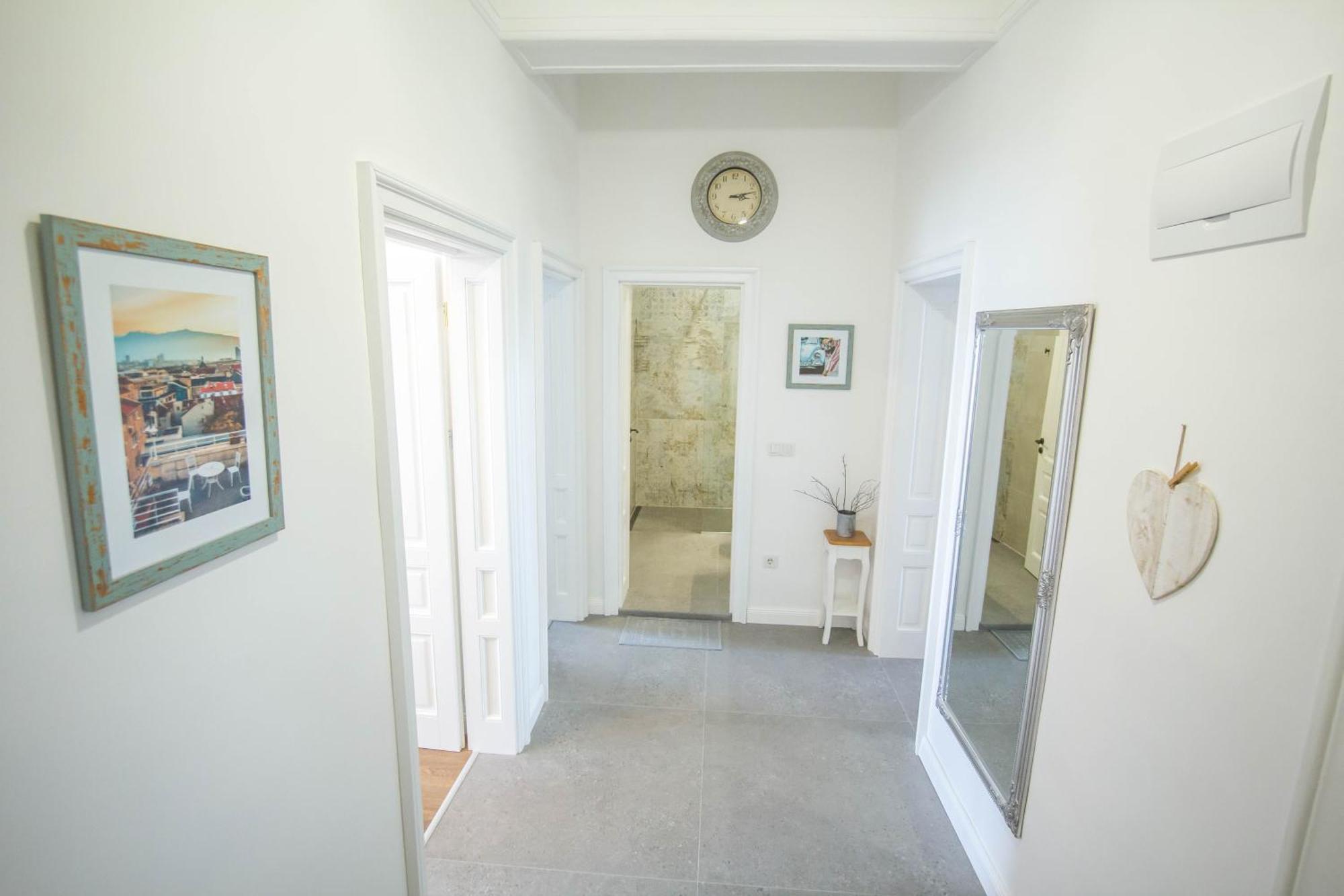 Lion'S Bridge Boutique 2Bdrm Apt, Top Center Gem Sofia Exterior foto